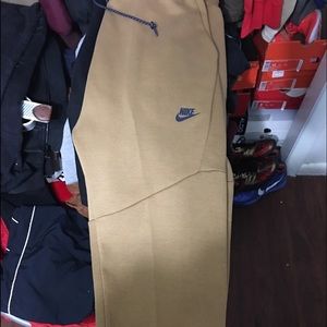 Nike tech sweats tapered size XL