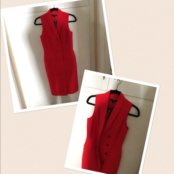 Gorgeous Red Banana Republic signature 👗