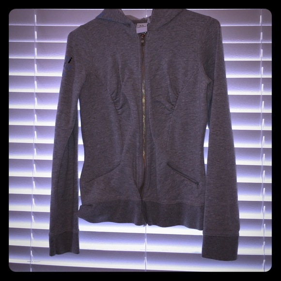 Have 3 colors : black , red , gray all size S