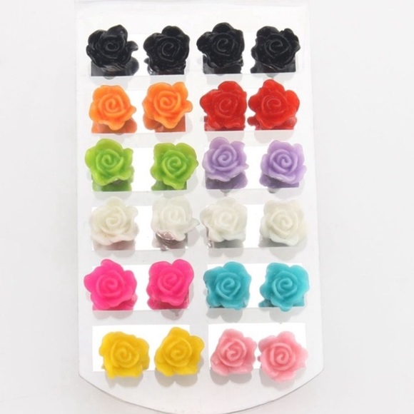 2 for$5🌹 rose studs 🌹