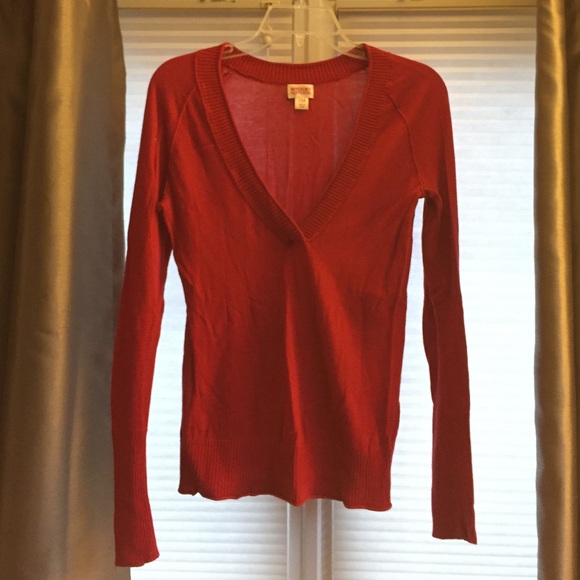 Long-sleeve Red V-neck