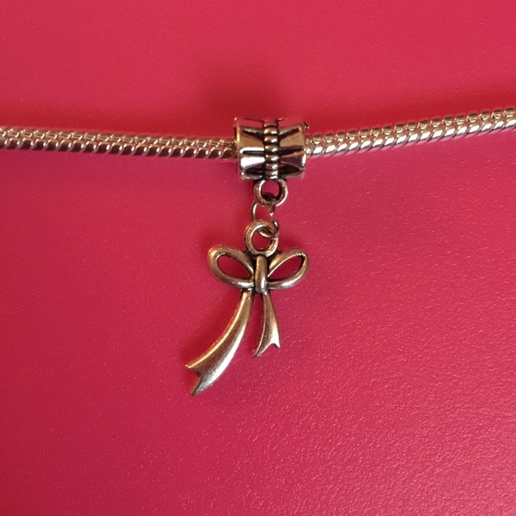 Ribbon Dangling Charm