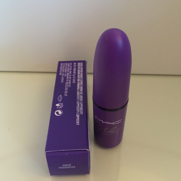 MAC Selena Amor Prohibido lipstick - Picture 2 of 4