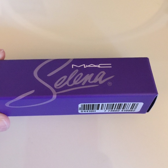 MAC Selena Amor Prohibido lipstick - Picture 4 of 4