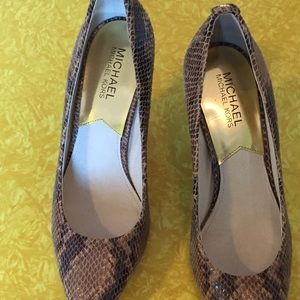 Michael Kors Snakeskin Pumps Size 8M