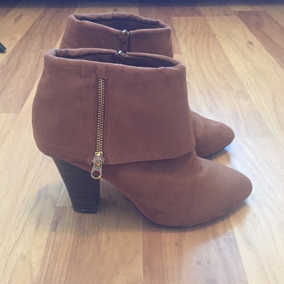 Women's ankle boots Sz 10 brown suede heel zipper
