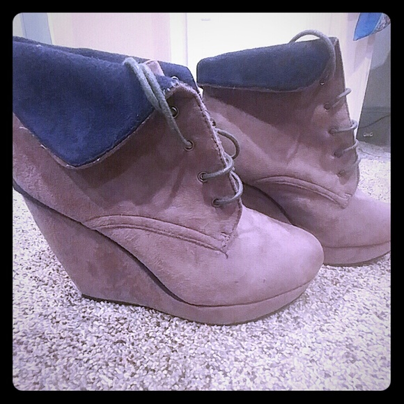 Bucco wedge booties