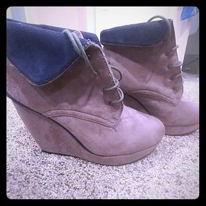 Bucco wedge booties