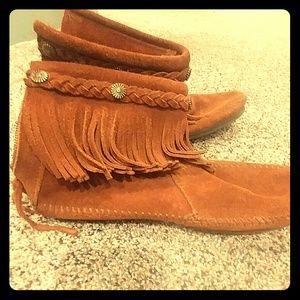 Minnetonka ankle fringe booties