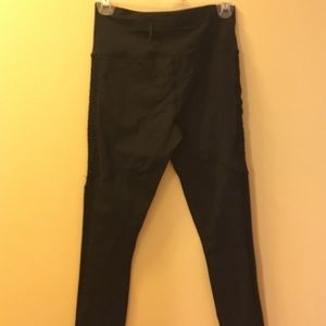 Lululemon crop black pants size 4