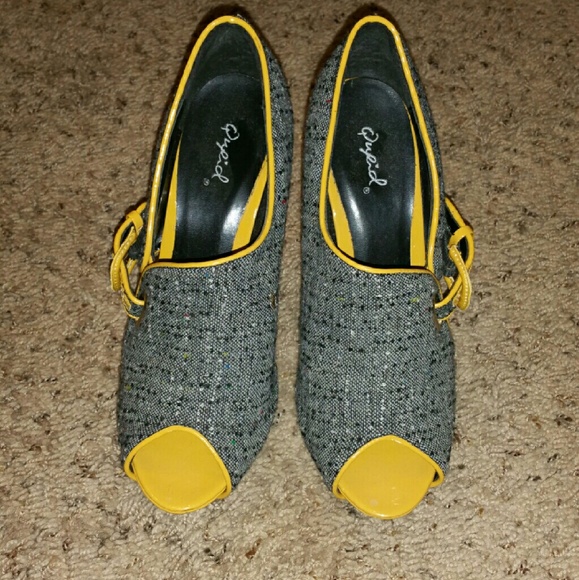 Qupid 7 1/2 Heels