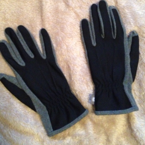 Isotoner Touch Screen Gloves