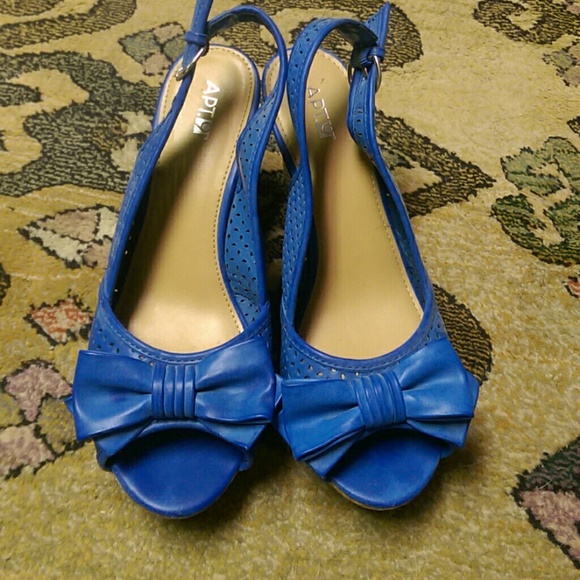 Blue wedges