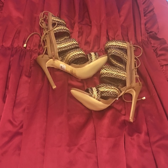 Brown heels !! Brand new never worn !!