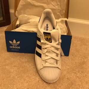 ADIDAS Superstars