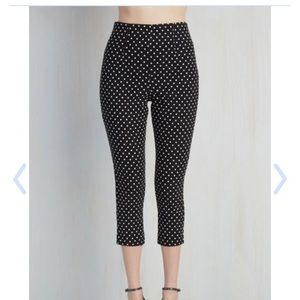 Polka Dot Large Modcloth Capri Pants!
