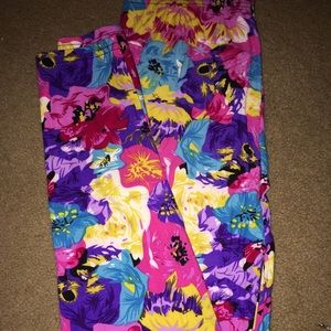 Floral plus size leggings