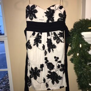 Floral strapless dress
