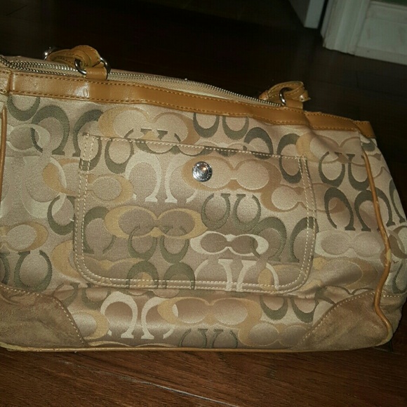 Coach tan shoulder bag
