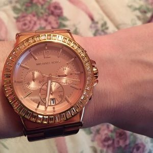 Michael kors rose gold watch