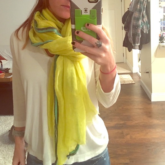 Lightweight scarf