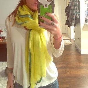 Lightweight scarf