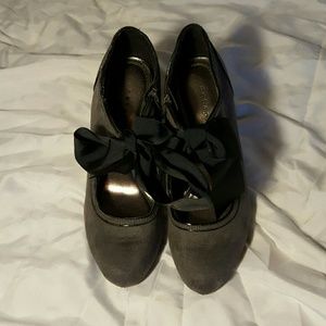 💖Gray Suede Heels💖