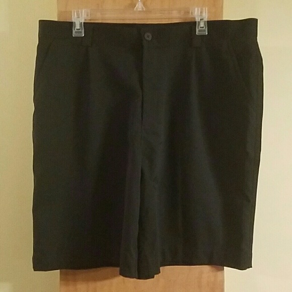 Men's Under Armour Golf Shorts (Size 38)