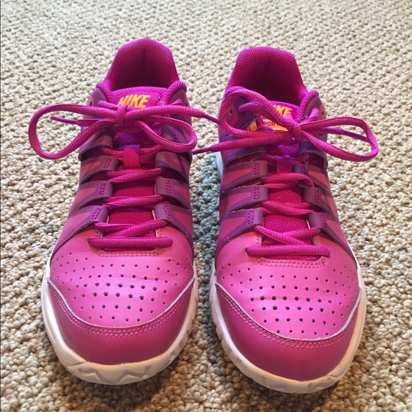 ***SOLD*** Vapor Court Tennis Shoes - Picture 1 of 4