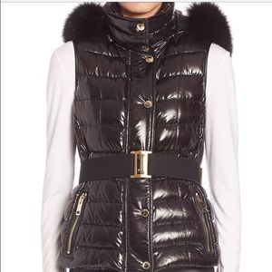 Burberry fur vest we with tag