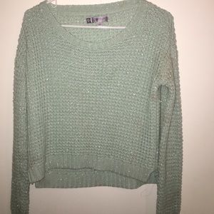 Cute slightly cropped sweater