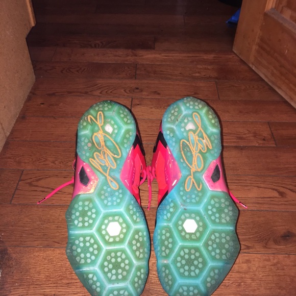 LeBron's Xi elites - Picture 3 of 4