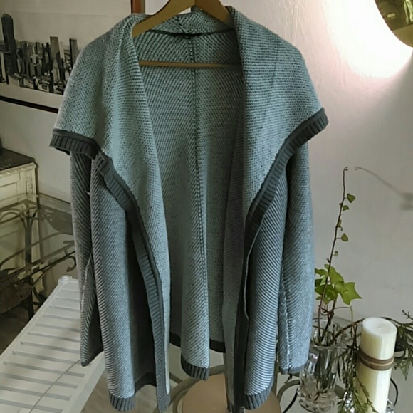 Ann Taylor Sweaters - Ann Taylor gray-white sweater coat .16167