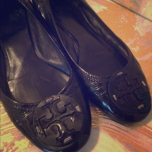 Tory butch black patent leather flats sz. 7