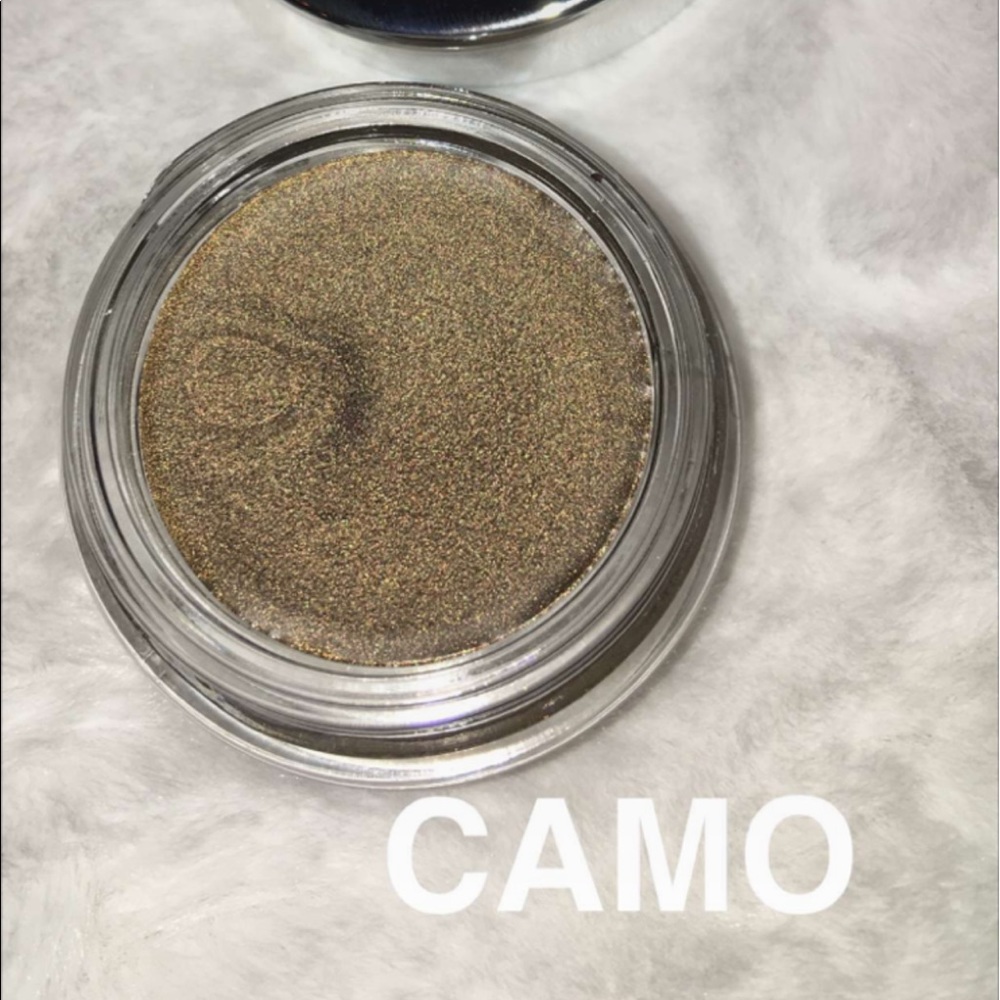 Kylie Holiday Creme Shadow in Camo