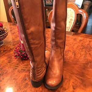 Steve Madden brown tall boots. NEW!! Never worn!😍