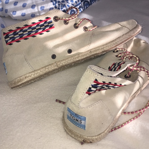 TOMS high top shoes! Sz 9.5