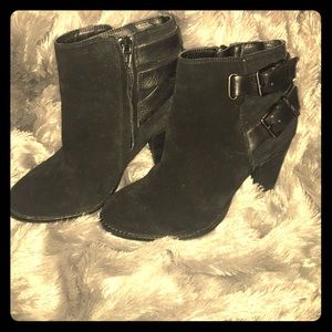 Gianni Bini booties