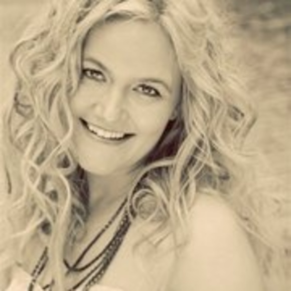 Meet your Posher, Bianca - Picture 1 of 1