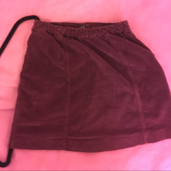 💞PENDING💞 Brandy Melville Maroon Button skirt - Picture 3 of 4