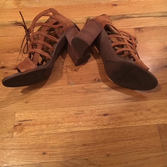 Sarto suede camel color sandal heels - Picture 2 of 4