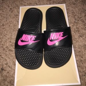 Nike slides