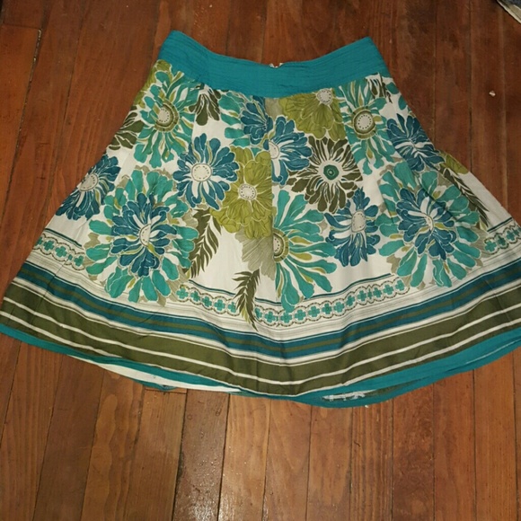 Ann Taylor flowered print skirt.