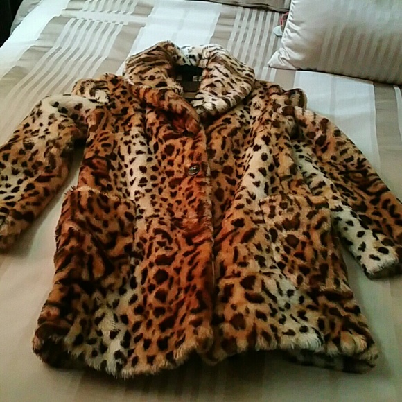 Guess fun fur jacket. - Picture 2 of 4