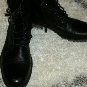 Men black boots NEW