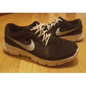 Nike Sneakers - Flex Experience RN 2