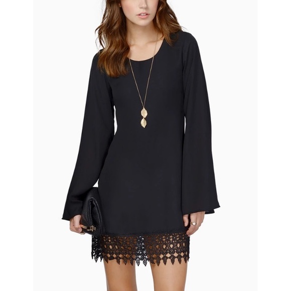 Kat's Boutique Dresses & Skirts - 🦋Sheer Lace Accent Chiffon Dress