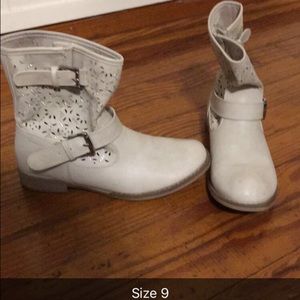 Light tan flat boots