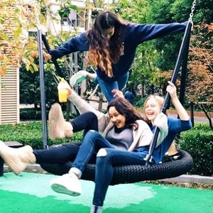 Meet your Posher, Maya