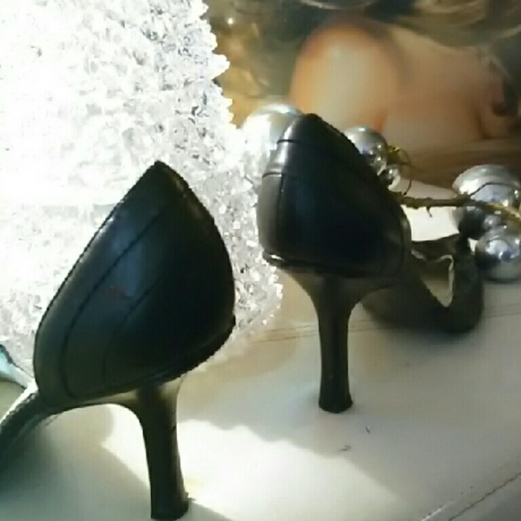 Pumps - Picture 2 of 4
